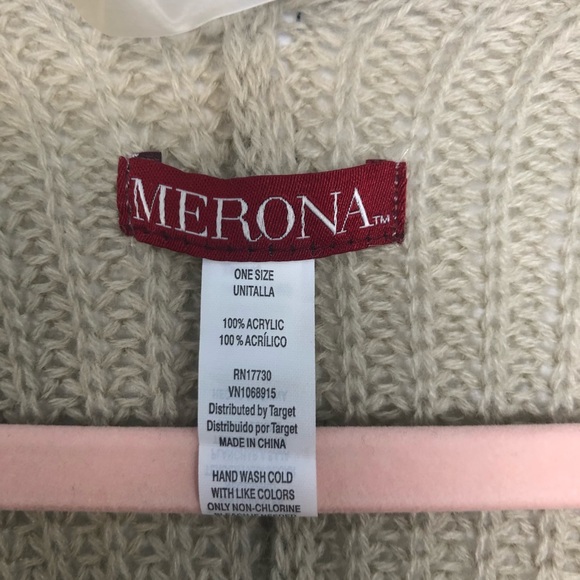 Poncho with neutral stripes and fringe - Picture 5 of 5